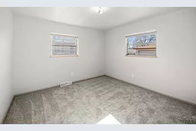 943 Bragdon Ave, Pueblo, CO 81004 - Photo 6