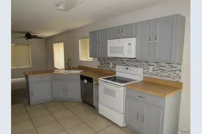 5075 Thrush Dr, Pueblo, CO 81008 - Photo 4