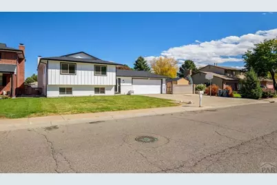 208 Starlite Dr, Pueblo, CO 81005 - Photo 2