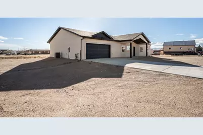 576 E Earl Dr, Pueblo West, CO 81007 - Photo 2