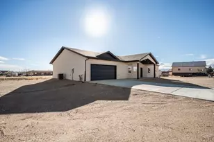 576 E Earl Dr, Pueblo West, CO 81007 - Photo 2