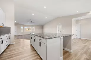 576 E Earl Dr, Pueblo West, CO 81007 - Photo 8