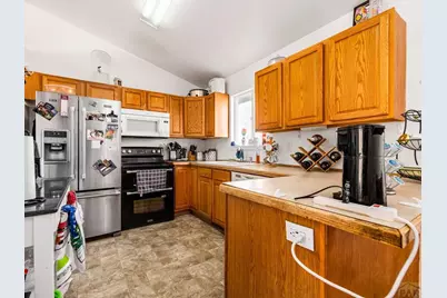734 S Legend Lane, Pueblo West, CO 81007 - Photo 8