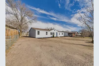 2031 W 11th St, Pueblo, CO 81003 - Photo 2