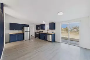 2031 W 11th St, Pueblo, CO 81003 - Photo 8