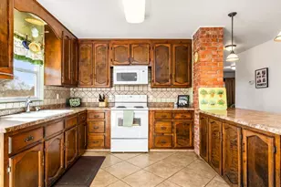 1040 28th Ln, Pueblo, CO 81006 - Photo 10