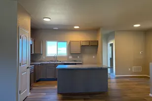 6104 Harper Ln, Pueblo, CO 81008 - Photo 4