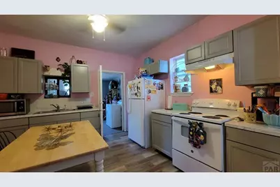 1318 Spruce St, Pueblo, CO 81004 - Photo 2