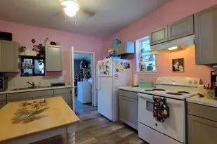 1318 Spruce St, Pueblo, CO 81004 - Photo 2