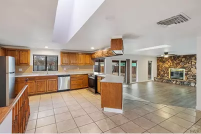 609 E 5th St, Pueblo, CO 81001 - Photo 2