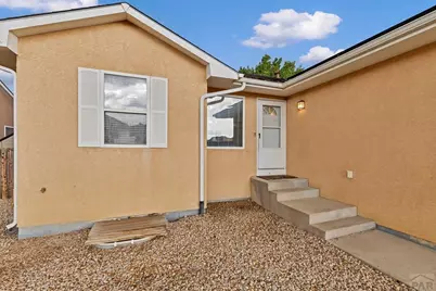 2319 Longhorn Dr, Pueblo, CO 81008 - Photo 4