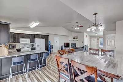 2319 Longhorn Dr, Pueblo, CO 81008 - Photo 10