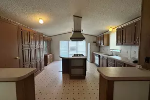 2221 S Prairie St, Pueblo, CO 81005 - Photo 2