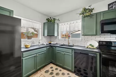 919 W 13th St, Pueblo, CO 81003 - Photo 6