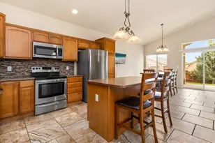 4911 Applecrest Dr, Pueblo, CO 81005 - Photo 10