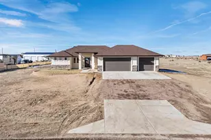 1025 N Dalton Brothers Dr, Pueblo West, CO 81007 - Photo 30