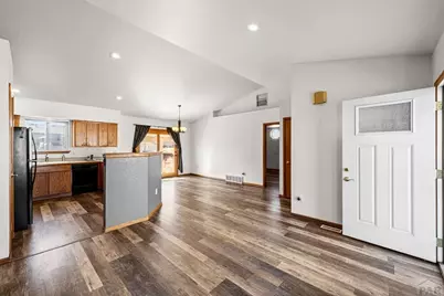 441 S Oak Creek Dr, Pueblo, CO 81007 - Photo 2