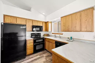 441 S Oak Creek Dr, Pueblo, CO 81007 - Photo 4