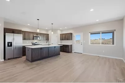 1619 N Calle Rosa Dr, Pueblo, CO 81007 - Photo 8