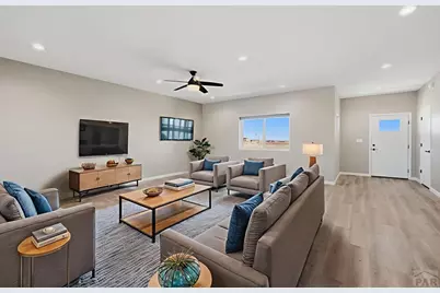 1619 N Calle Rosa Dr, Pueblo, CO 81007 - Photo 2