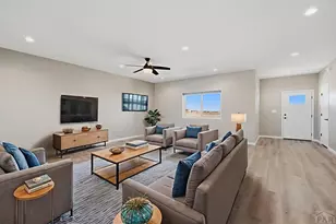 1619 N Calle Rosa Dr, Pueblo, CO 81007 - Photo 2