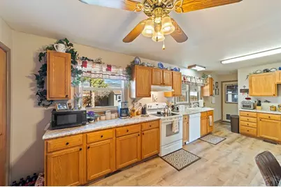 1614 Horseshoe Dr, Pueblo, CO 81001 - Photo 10