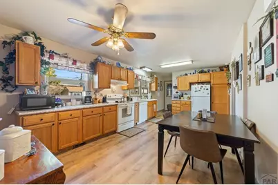 1614 Horseshoe Dr, Pueblo, CO 81001 - Photo 2