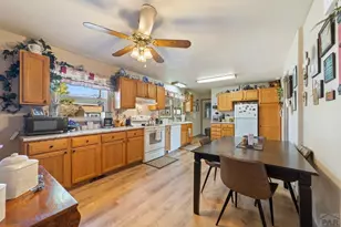 1614 Horseshoe Dr, Pueblo, CO 81001 - Photo 2