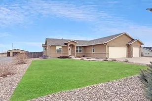 419 E Chadwick Dr, Pueblo West, CO 81007 - Photo 2