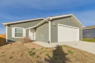 1424 Rivers Run Ave, Pueblo, CO 81001 - Photo 4