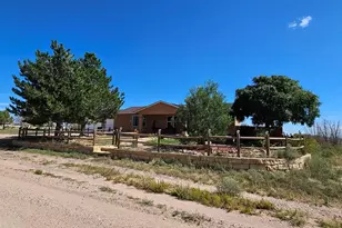 1286 N Ladonia Dr, Pueblo, CO 81007 - Photo 2