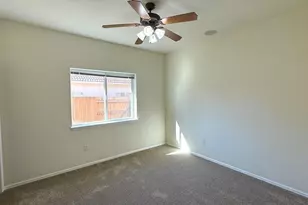 956 Peachcrest Dr, Pueblo, CO 81005 - Photo 12