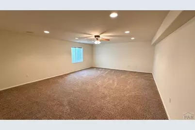 956 Peachcrest Dr, Pueblo, CO 81005 - Photo 16