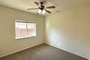 956 Peachcrest Dr, Pueblo, CO 81005 - Photo 10