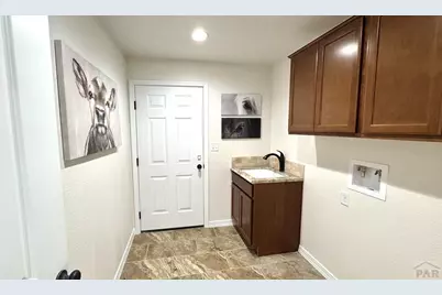 815 Thorncrest Dr, Pueblo, CO 81005 - Photo 14