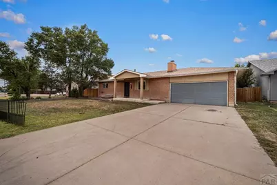 911 Candytuft Blvd, Pueblo, CO 81001 - Photo 2