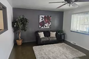 2128 Oakwood, Pueblo, CO 81005 - Photo 2