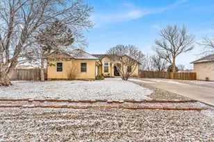 562 S Hook Dr, Pueblo West, CO 81007 - Photo 2