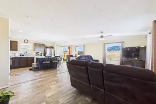 4822 W Isabella Dr, Colorado City, CO 81019 - Photo 6