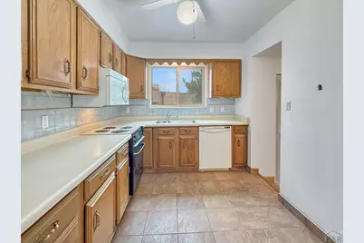 52 Villa Dr, Pueblo, CO 81001 - Photo 8