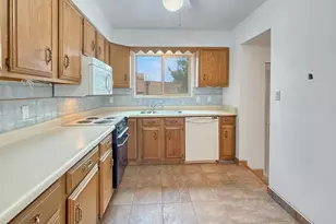 52 Villa Dr, Pueblo, CO 81001 - Photo 8