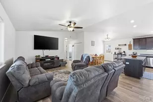 730 S Sterling Dr, Pueblo, CO 81007 - Photo 2