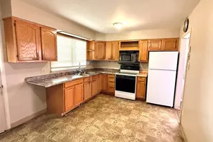 1908 Lynwood Ln, Pueblo, CO 81005 - Photo 6