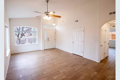 960 Peachcrest Dr, Pueblo, CO 81005 - Photo 8
