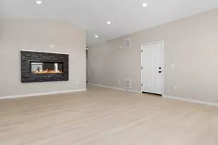 981 E Waverly Dr, Pueblo West, CO 81007 - Photo 4