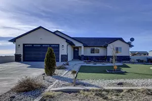 40 E Lyons Dr, Pueblo West, CO 81007 - Photo 1
