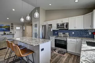 40 E Lyons Dr, Pueblo West, CO 81007 - Photo 10