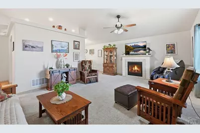 2218 Cliffmoor Ln, Pueblo, CO 81008 - Photo 12