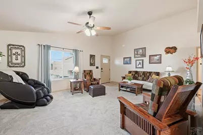 2218 Cliffmoor Ln, Pueblo, CO 81008 - Photo 14