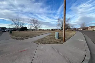 964 Peachcrest Dr, Pueblo, CO 81005 - Photo 18